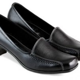 Sepatu pantofel wanita