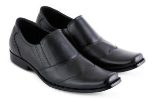 Sepatu pantofel pria